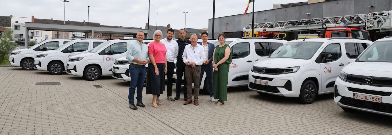 Brandweerzone Oost investeert in zeven nieuwe elektrische dienstvoertuigen